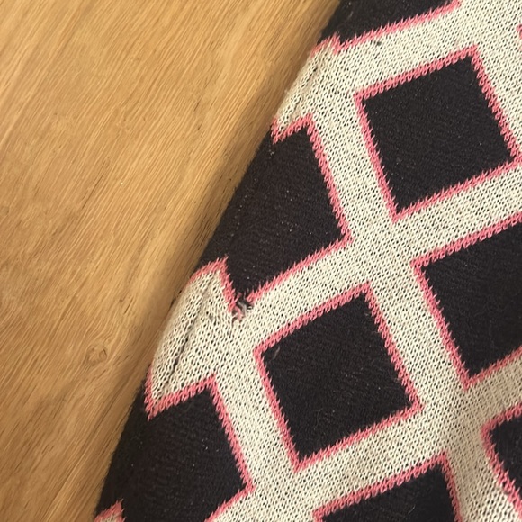 Banana Republic Black Sweater with Pink & White Diamond Women’s Size Small - Picture 12 of 14